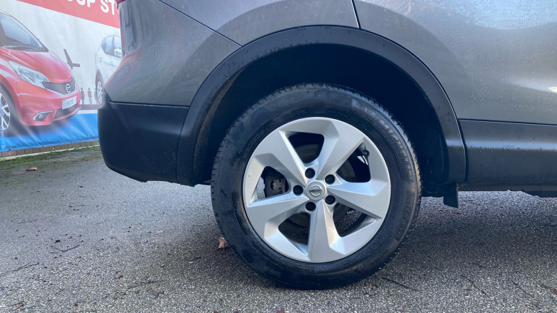 Nissan Qashqai 1.3 DiG-T 160 Acenta Premium 5dr Petrol Hatchback